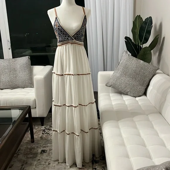 sachin and babi light blue dress Women's Cotton Linen Embroidered Maxi Tunic Dress - Green, Plus Size Medium  | Buy Now with Express International Delivery main image 0